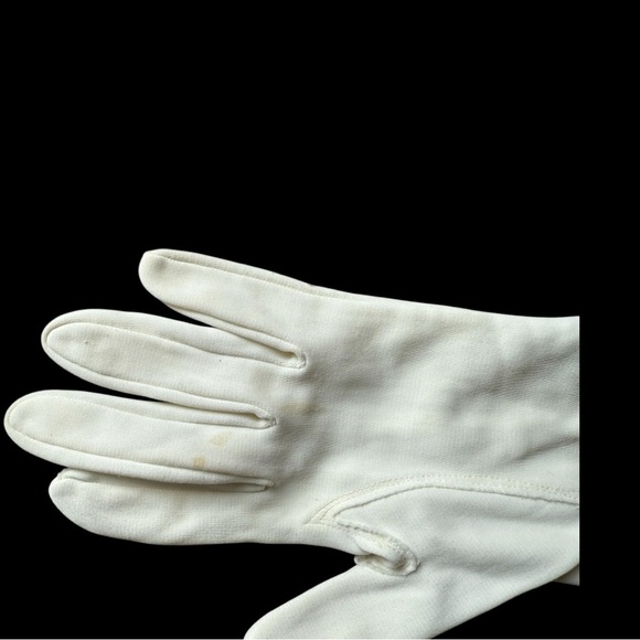 Bundle of Vintage Gloves - Picture 12 of 12